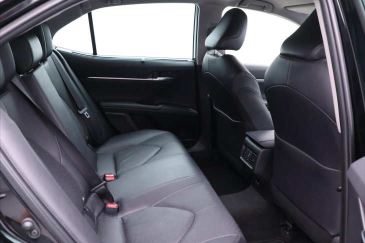 Toyota Camry 2,5 HEV Aut. CZ Executive DPH