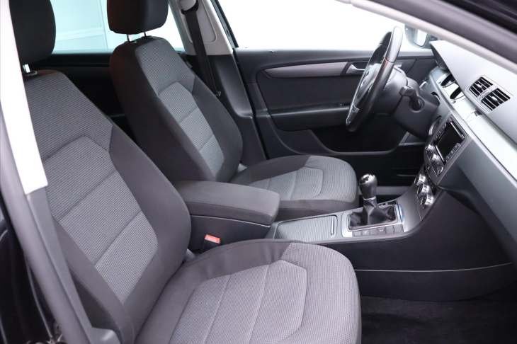 Volkswagen Passat 1,4 TSI 90kW Comfort Navi 1Maj