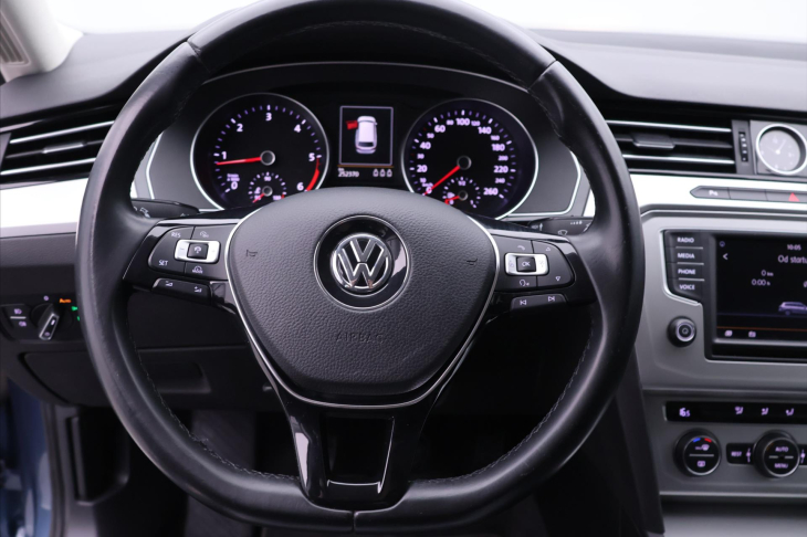 Volkswagen Passat 1,6 TDI Comfortline Navi DPH