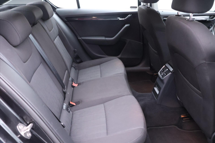 Škoda Octavia 1,6 TDI CZ Style LED Kessy