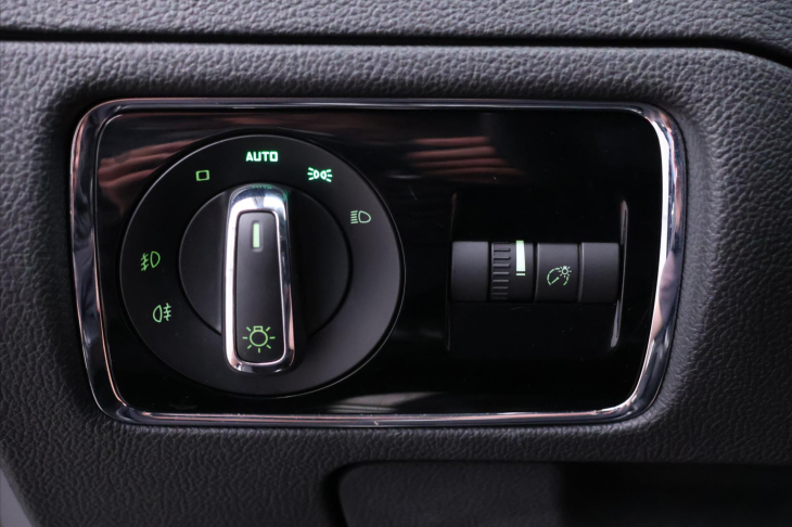 Škoda Superb 1,4 TSI Elegance Navi 1.Maj.