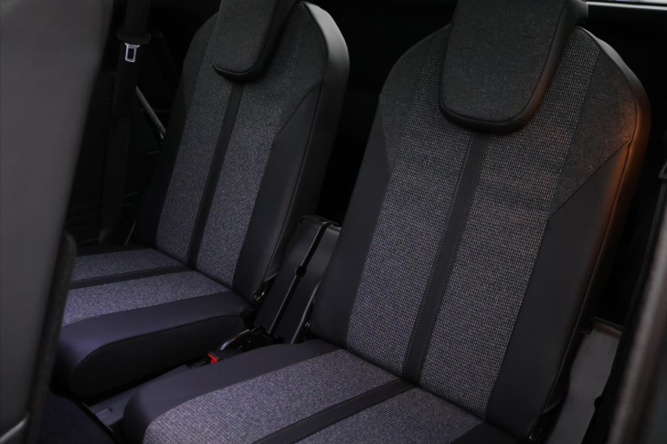 Peugeot 5008 1,2 PT 96kW Allure PANO 7-míst