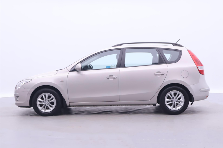 Hyundai i30 1,6 i 92kW CZ Klima STK 10/27