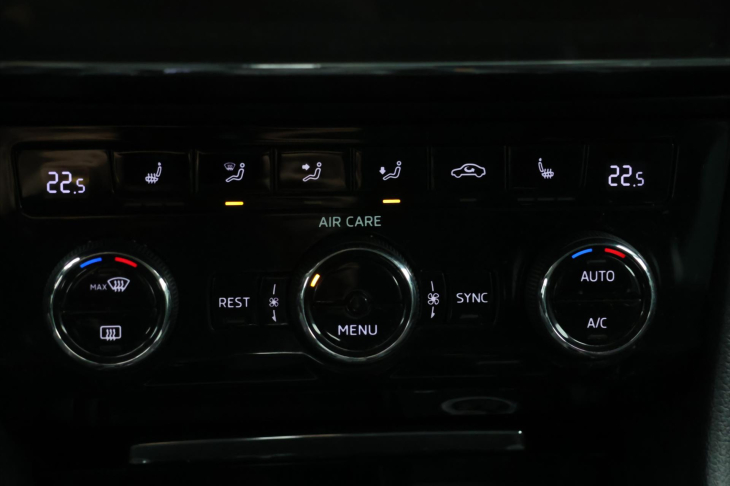 Škoda Superb 2,0 TDI 110kW DSG Ambition CZ