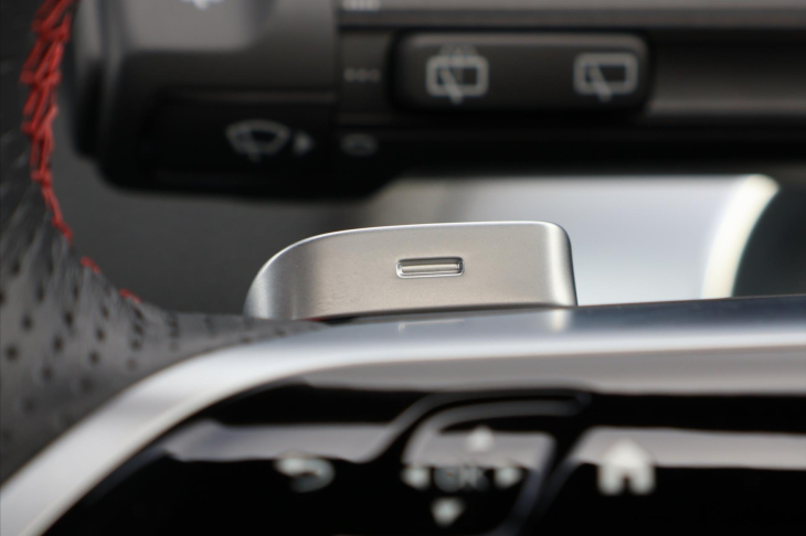 Mercedes-Benz GLB 2,0 200d 4MATIC AMG Premium +