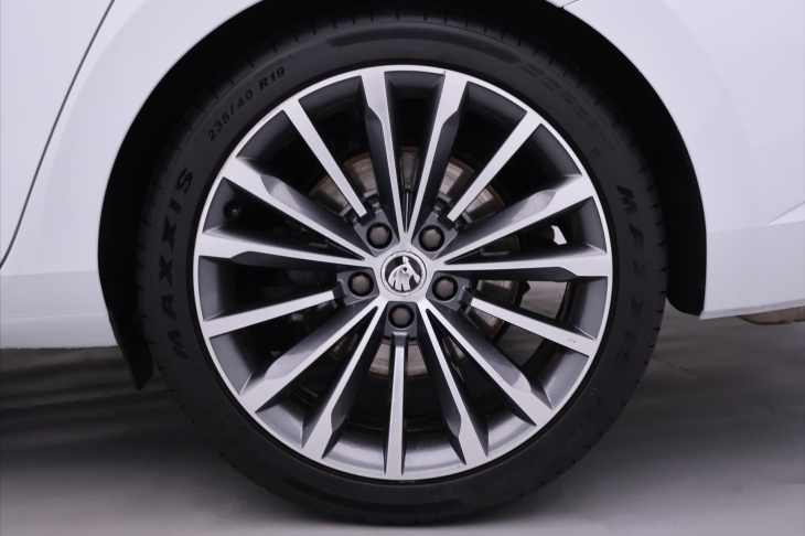 Škoda Superb 2,0 TSI 206kW 4x4 DSG L&K 1Maj