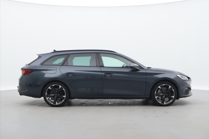 Cupra Leon 2.0 TSI 180kW ST DSG LED ACC