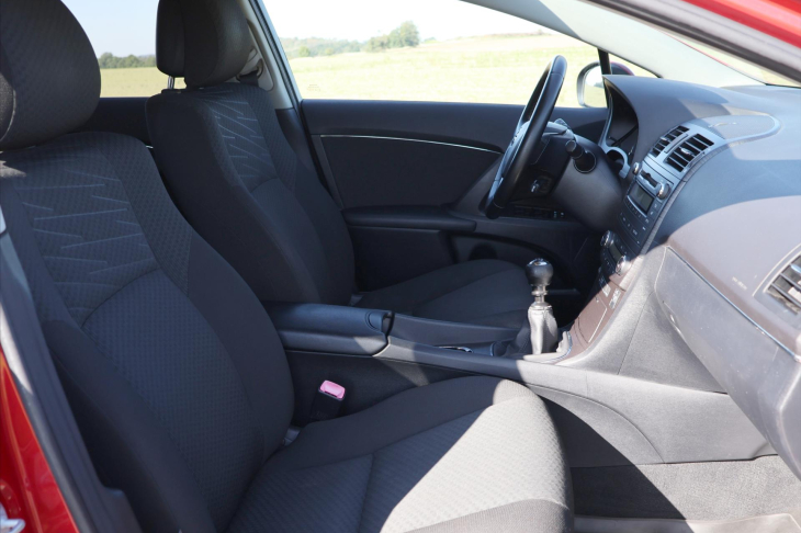 Toyota Avensis 2,2 D-4D 110kW Xenon Kessy