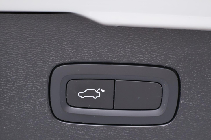 Volvo V60 2,0 T5 184kW Drive-E R-Design