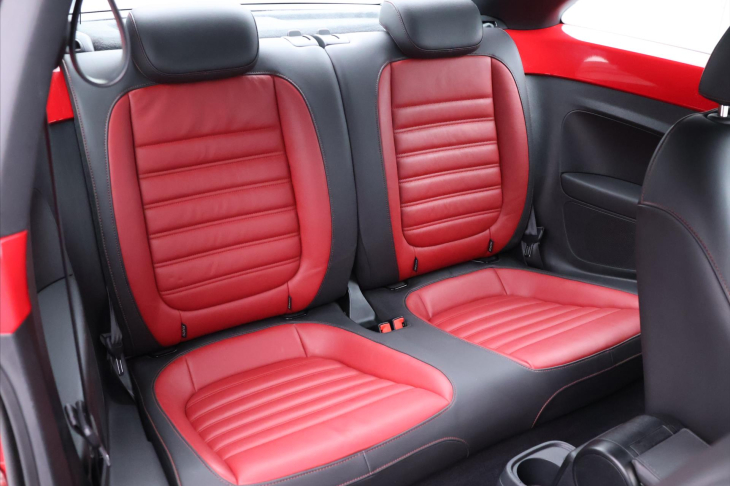 Volkswagen Beetle 1,2 TSI 77kW Aut.klima Kůže