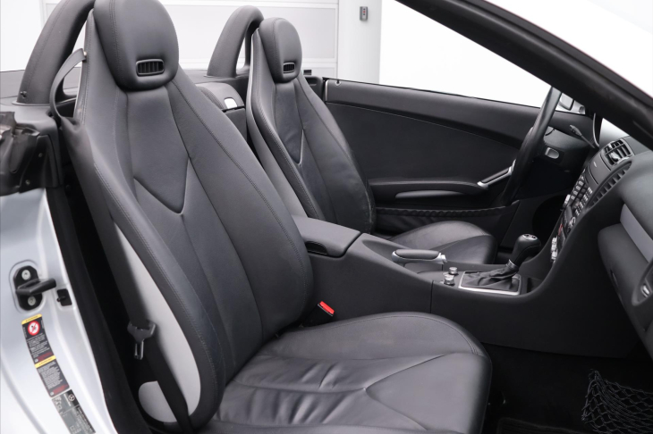 Mercedes-Benz SLK 3.5 350 V6 200kW Serv.kniha