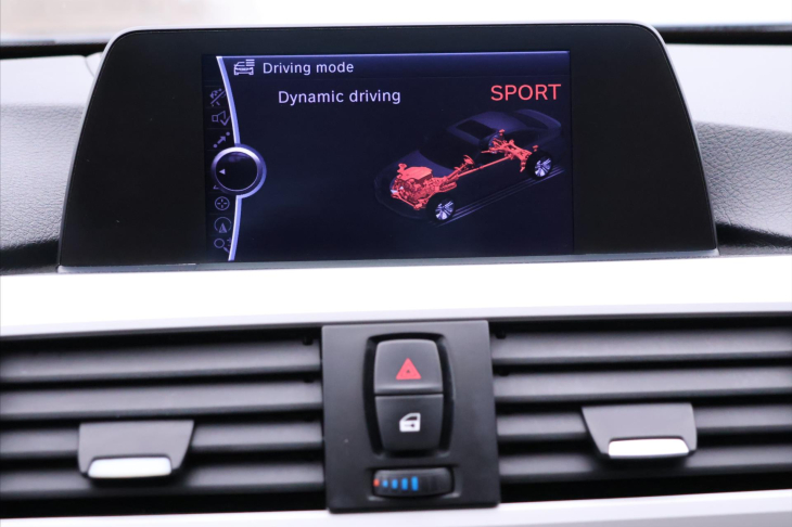 BMW Řada 3 2,0 320d 120kW Aut. Xenon Kůže