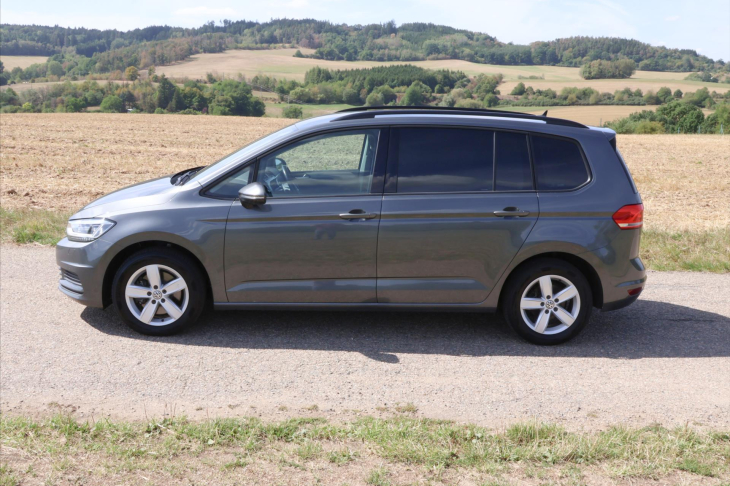 Volkswagen Touran 2,0 TDI 110kW DSG LED 1.Maj.