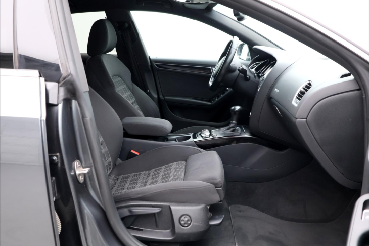 Audi A5 2,0 TFSI 169kW S-Line Xenon