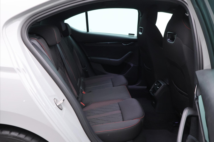 Škoda Octavia 2,0 TSI RS 180kW DSG CZ 1.Maj