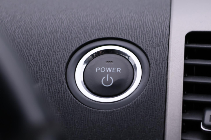 Toyota Prius 1,5 57kW Klima Hybrid Nová baterie