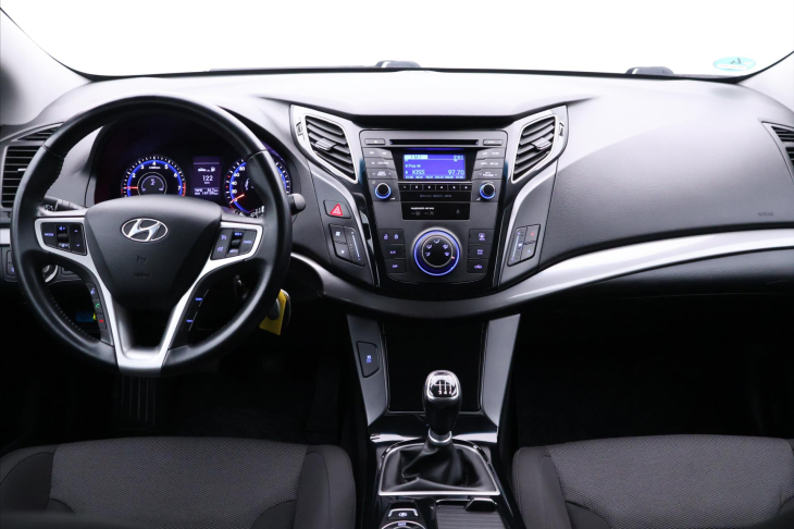 Hyundai i40 1,6 GDI Fifa edice Serv. kniha