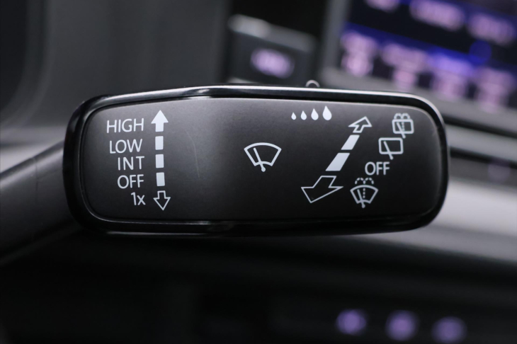 Volkswagen Transporter 2,0 TDI 81kW Klima 9-Míst DPH