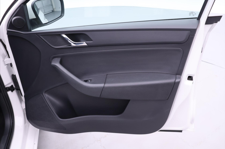 Škoda Rapid 1,6 TDI 66kW Ambition CZ