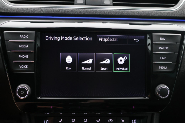 Škoda Superb 2,0 TDI 140kW 4x4 DSG Style CZ
