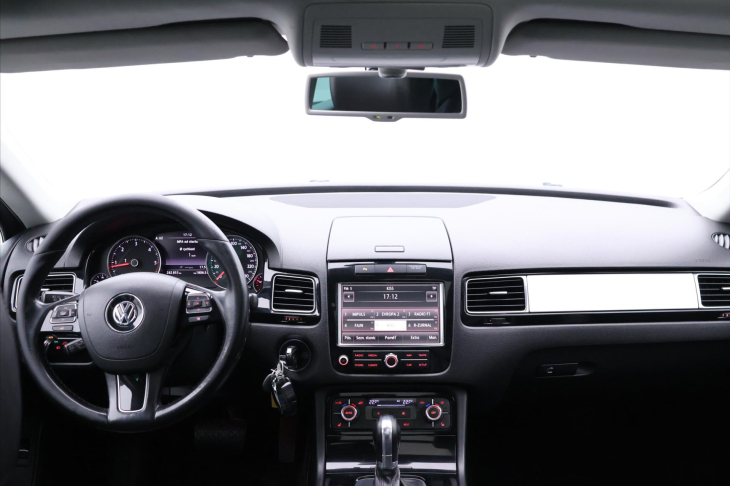 Volkswagen Touareg 3,0 TDI 176kW 4M Kůže Tažné