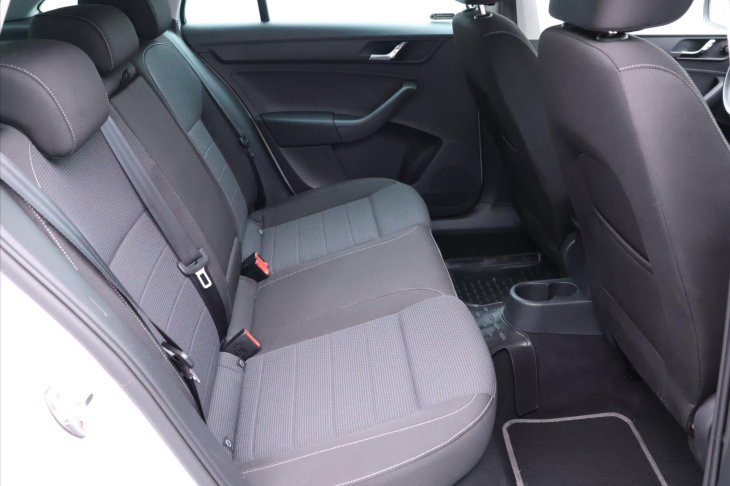 Škoda Rapid 1,2 TSI 81kW Aut.klima Xenon CZ