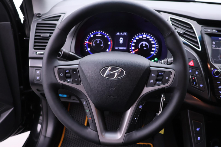 Hyundai i40 1,7 CRDI 104kW Navi Xenon CZ