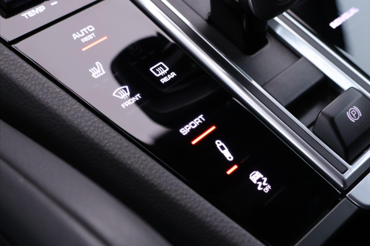 Porsche Cayenne 3,0 Tiptronic 250kW CZ DPH