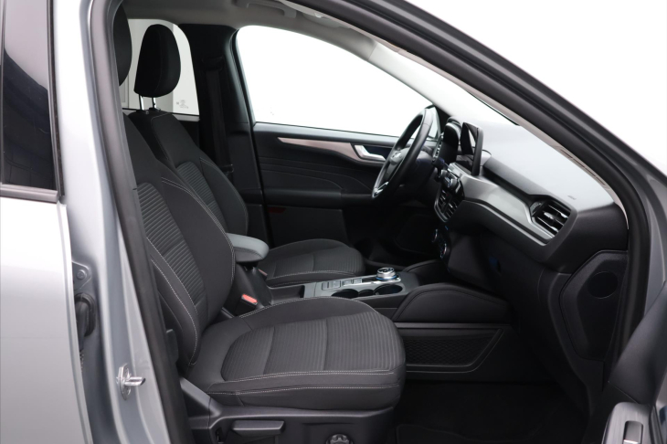 Ford Kuga 2,5 Hybrid 140kW AWD Titanium