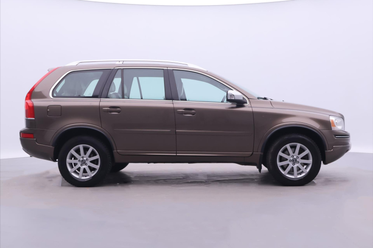 Volvo XC90 2,4 D5 147kW AWD Summum 7-Míst