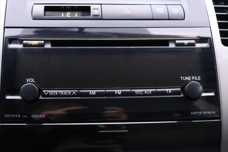 Toyota Prius 1,5 57kW Klima Hybrid Nová baterie