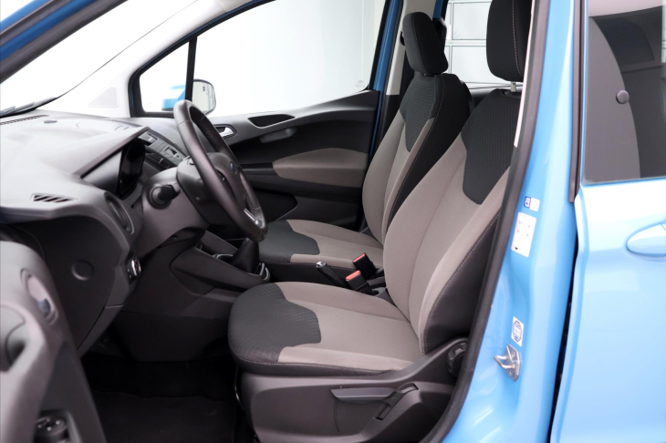 Ford Tourneo Courier 1,0 EB 74kW CZ  Titanium 1.Maj