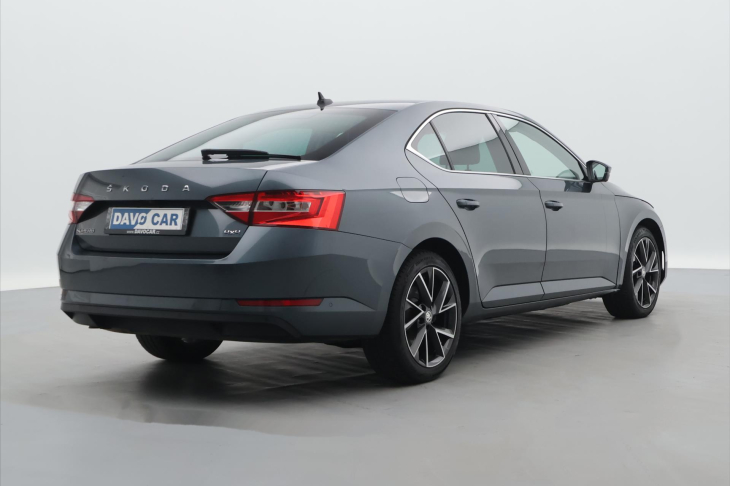 Škoda Superb 2,0 TDI DSG 4x4 CZ Style DPH