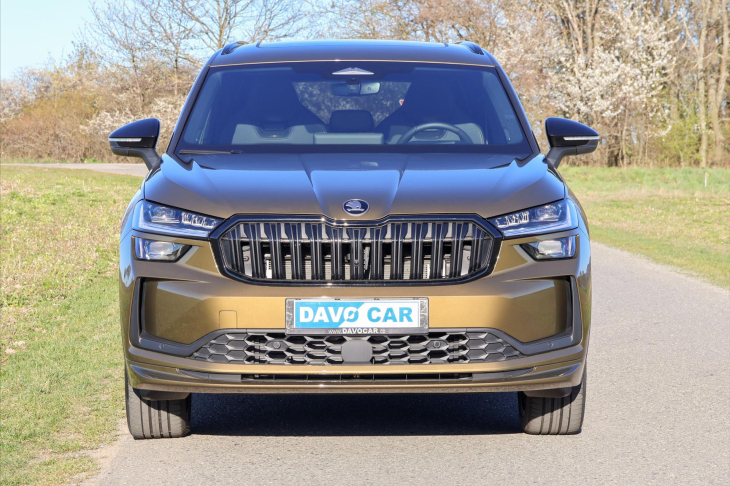 Škoda Kodiaq 2,0 TDI DSG 4x4 Sportline 7-Míst