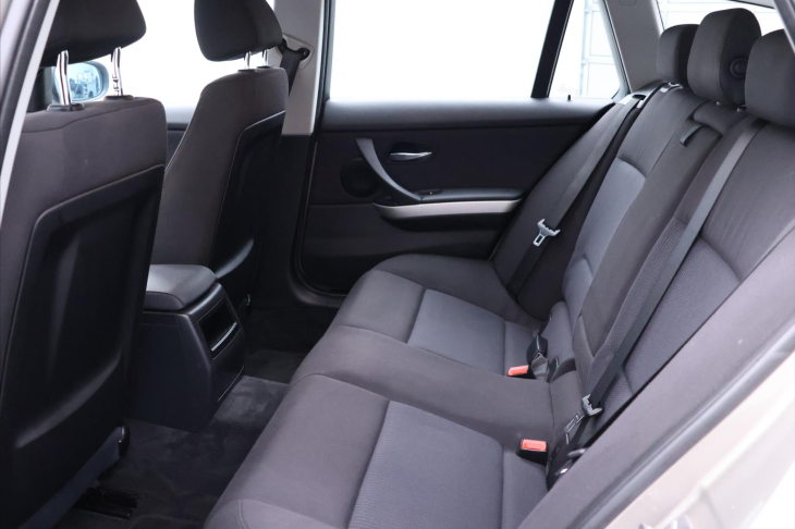 BMW Řada 3 2,0 318i 105kW Automat Klima