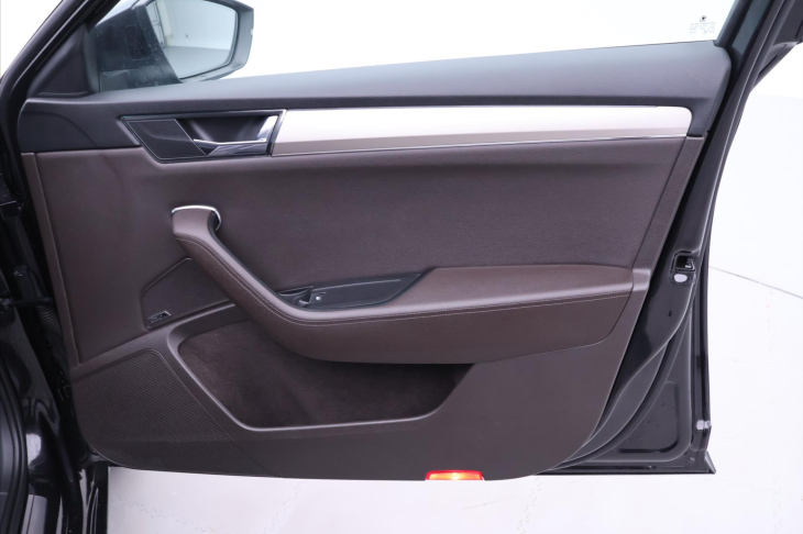 Škoda Superb 2,0 TSI 140 kW L&K DSG CZ DPH