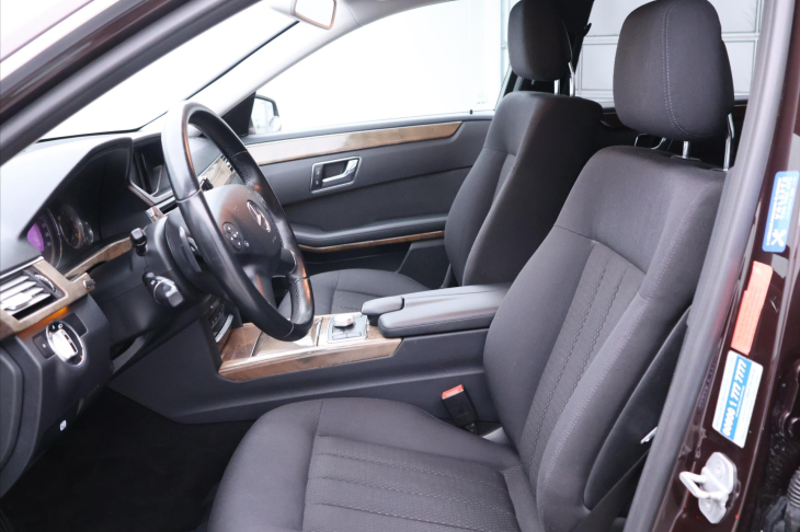 Mercedes-Benz Třídy E 3,5 350CGI 215kW CZ Elegance