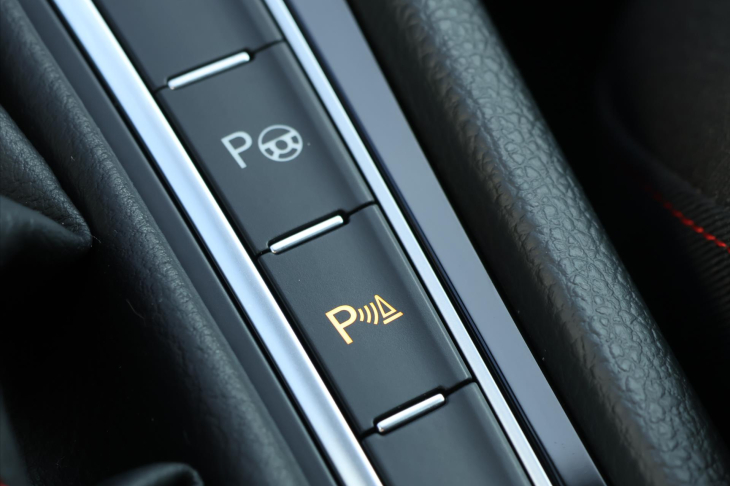 Volkswagen Golf 2,0 GTI 180kW DSG Performance