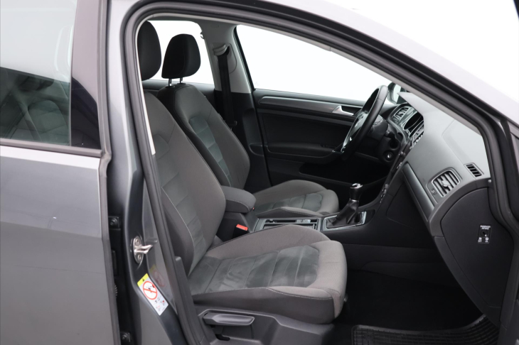 Volkswagen Golf 1,0 TSI 81kW Comfortline CZ