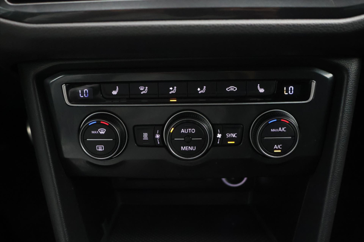 Volkswagen Tiguan 2,0 TDI Webasto Tažné 1.Maj.