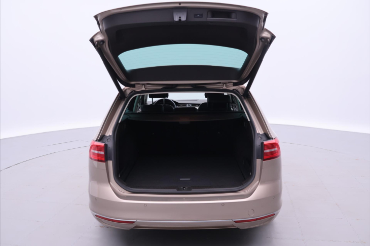 Volkswagen Passat 2,0 TDI 110kW Highline LED CZ
