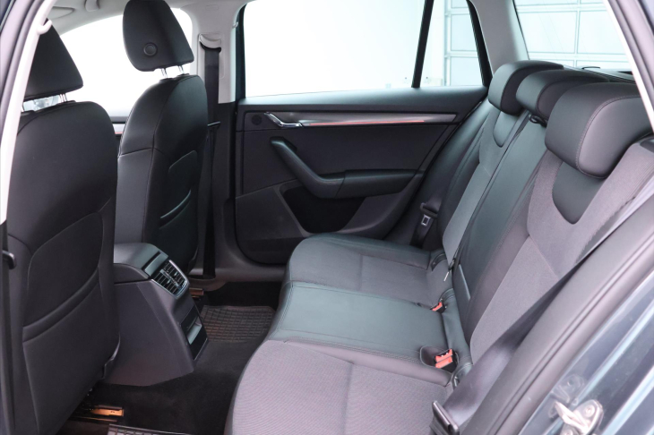 Škoda Octavia 2,0 TDI 110kW DSG Style LED