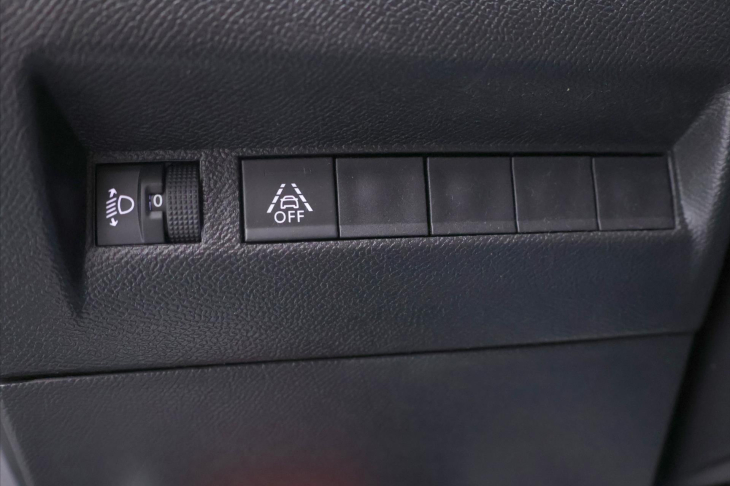 Peugeot 2008 1,2 PT Allure LED 1.Maj DPH