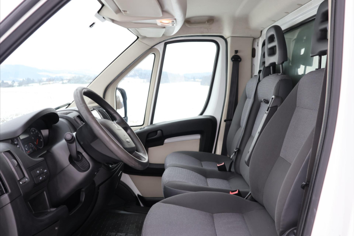 Peugeot Boxer 2,2 HDi 88kW L4H3 CZ 8 palet