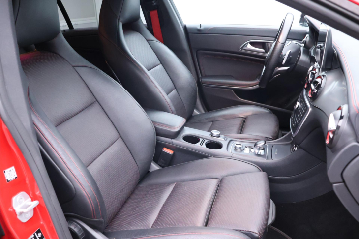 Mercedes-Benz CLA 2,0 45 AMG 280kW 4Matic H&K