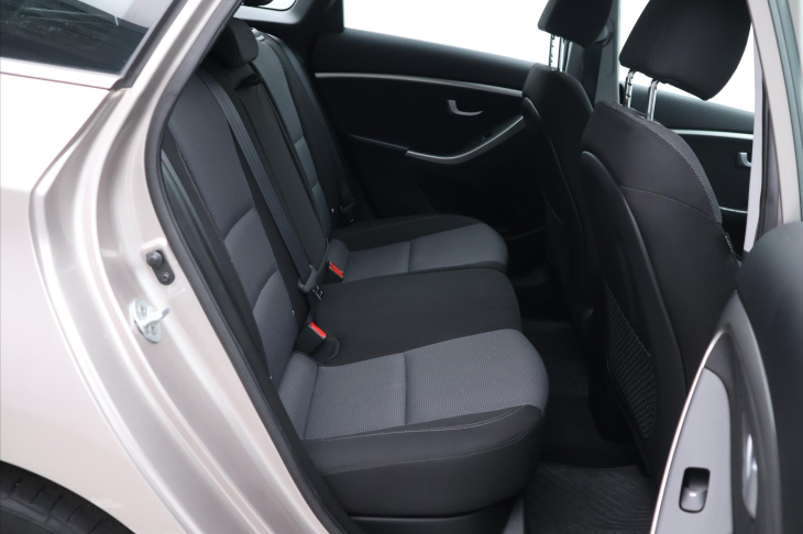 Hyundai i30 1,6 CVVT 88kW CZ 1.Maj