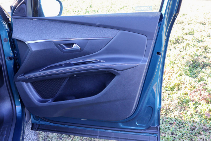 Peugeot 5008 1,6 i 133 kW GT-Line CZ 7-Míst