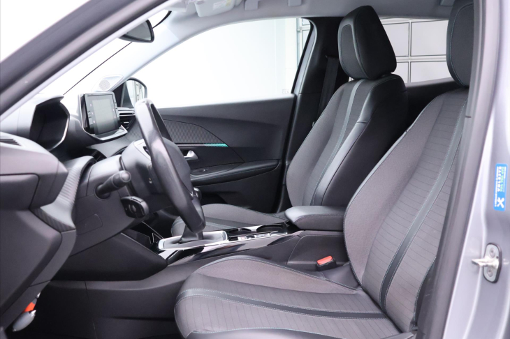 Peugeot 2008 1,2 PT Allure LED 1.Maj DPH