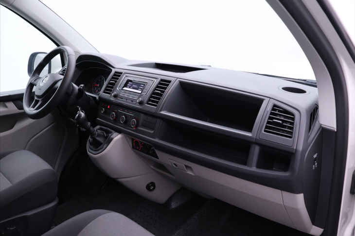 Volkswagen Transporter 2,0 TDI 110kW 8-Míst CZ