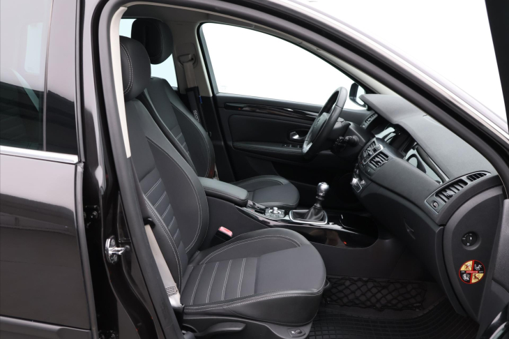 Renault Laguna 2,0 dCi 110 kw Black Edition